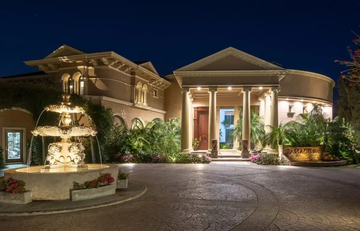 6390 Meadows Court LLC