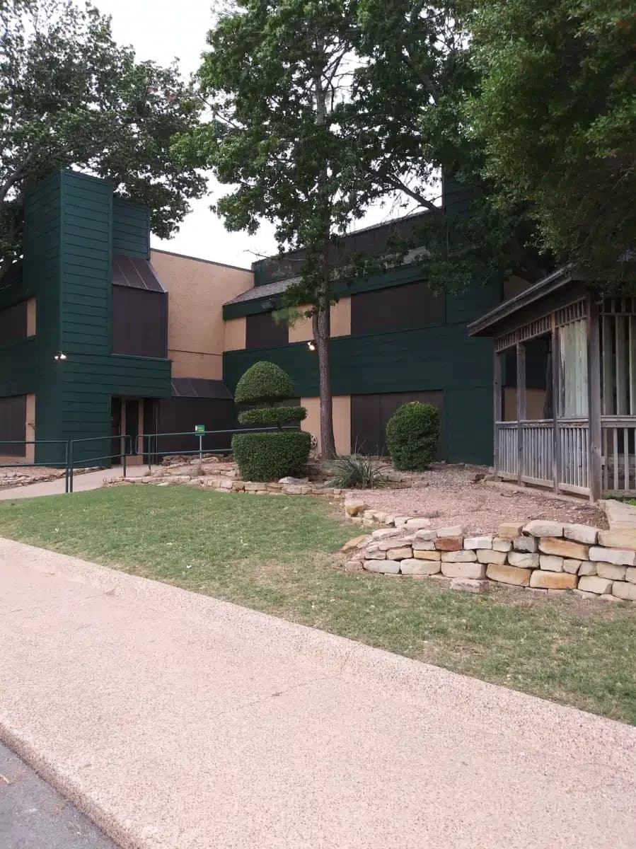 Abilene Betty Hardwick - Thumbnail 2