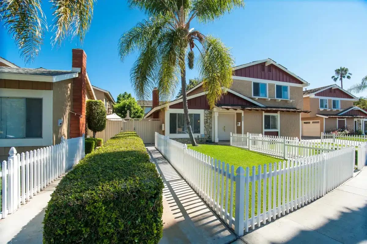 Anaheim Lighthouse - Thumbnail 4