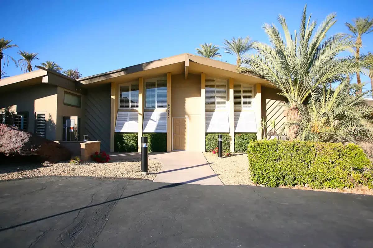 Banyan Palm Springs LLC - Thumbnail 6