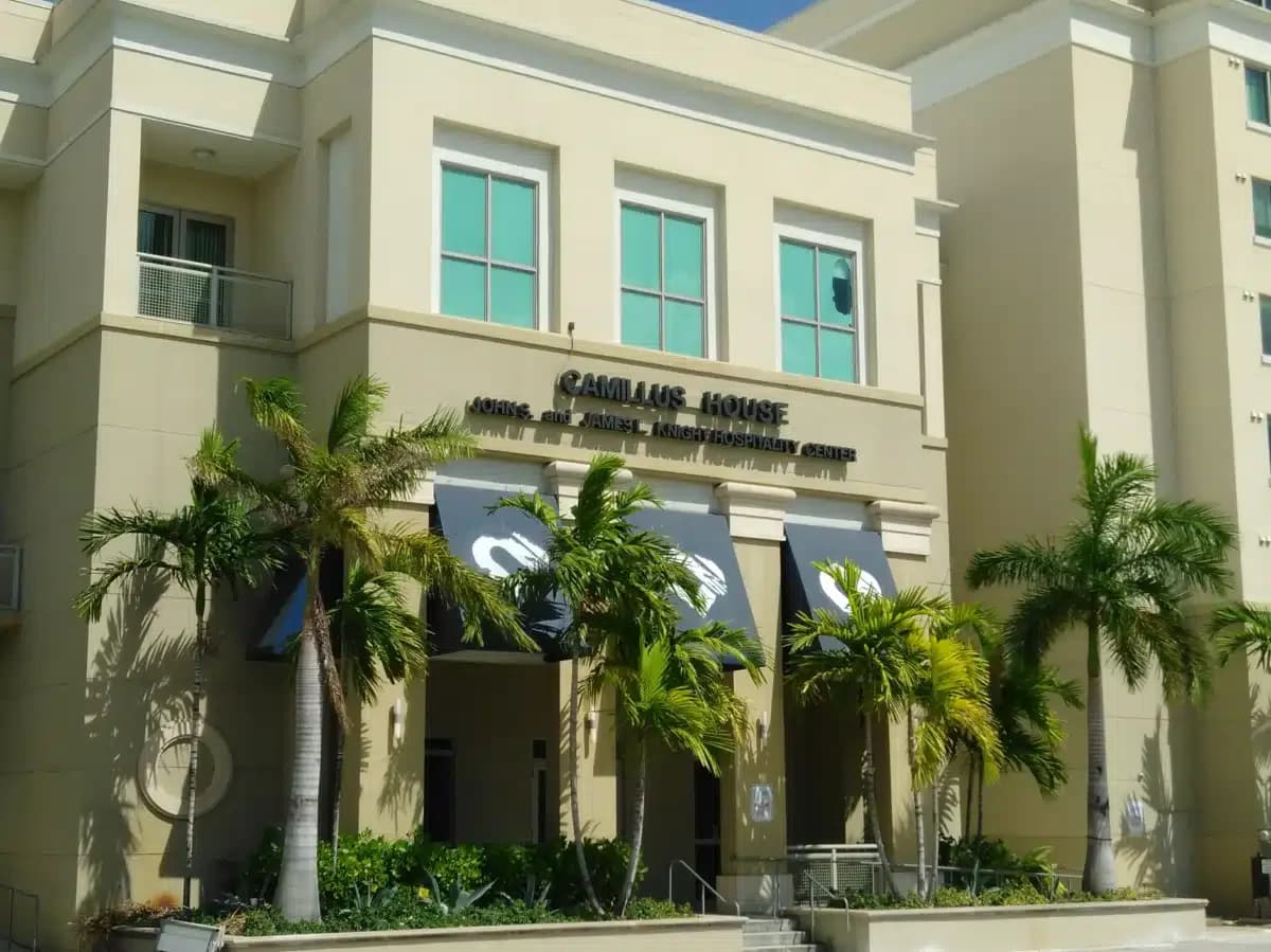 Camillus House - Thumbnail 10