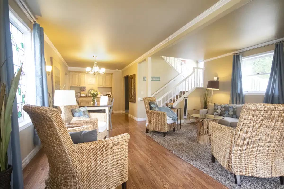 Center - Thumbnail 10