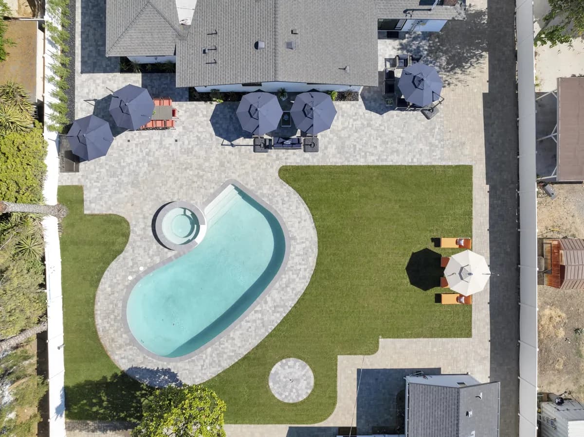 Deluxe Treatment Center - Thumbnail 2