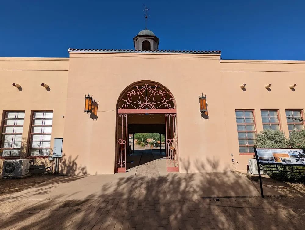 Desert Senita Community Health Center - Thumbnail 2