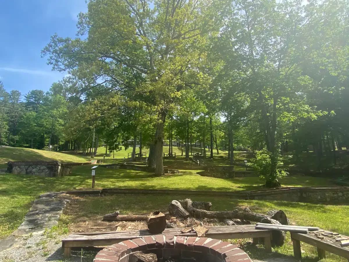 English Mountain Recovery Center - Thumbnail 2