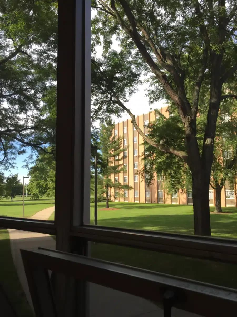 Holden House - Thumbnail 2