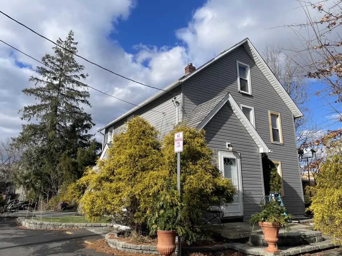 Laszlo Center 4 Hope and Healing - Thumbnail 4