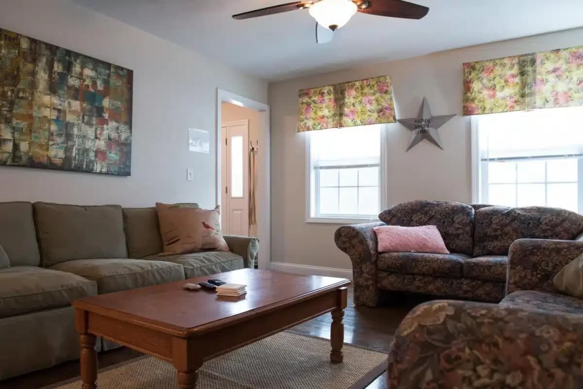 Megans House - Thumbnail 2