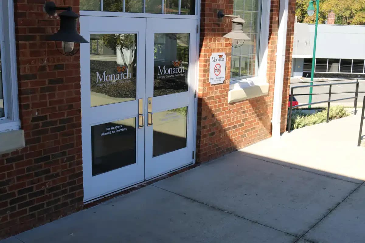 Monarch - Thumbnail 2