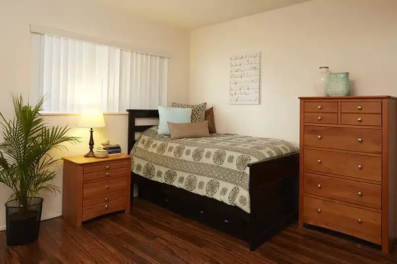 Newport Beach Recovery Center - Thumbnail 6