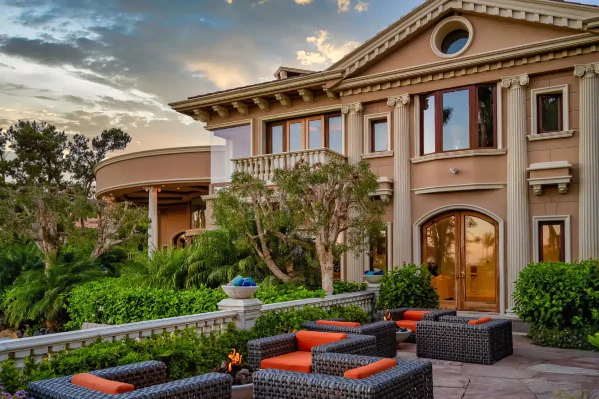 Passages Malibu - Thumbnail 2