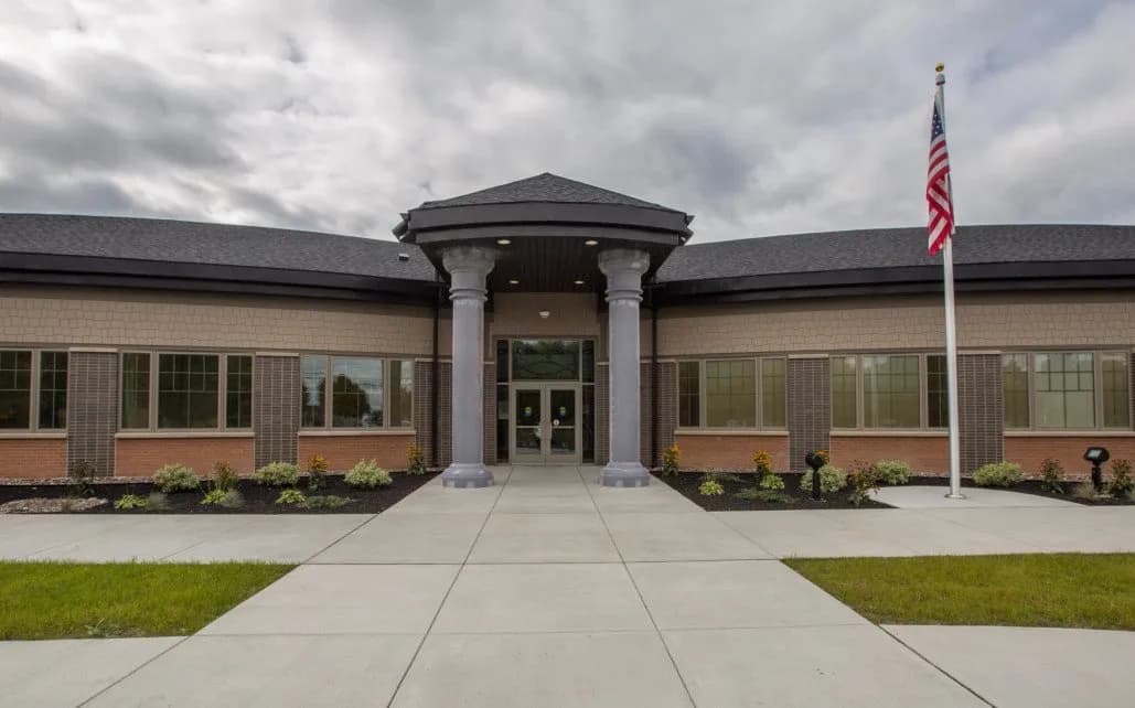 Pine Avenue Recovery Center - Thumbnail 2