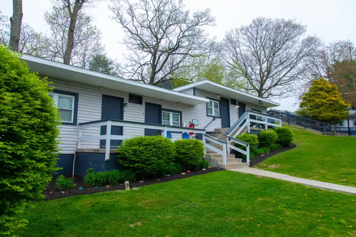 Pocono Mountain Recovery Center - Thumbnail 3