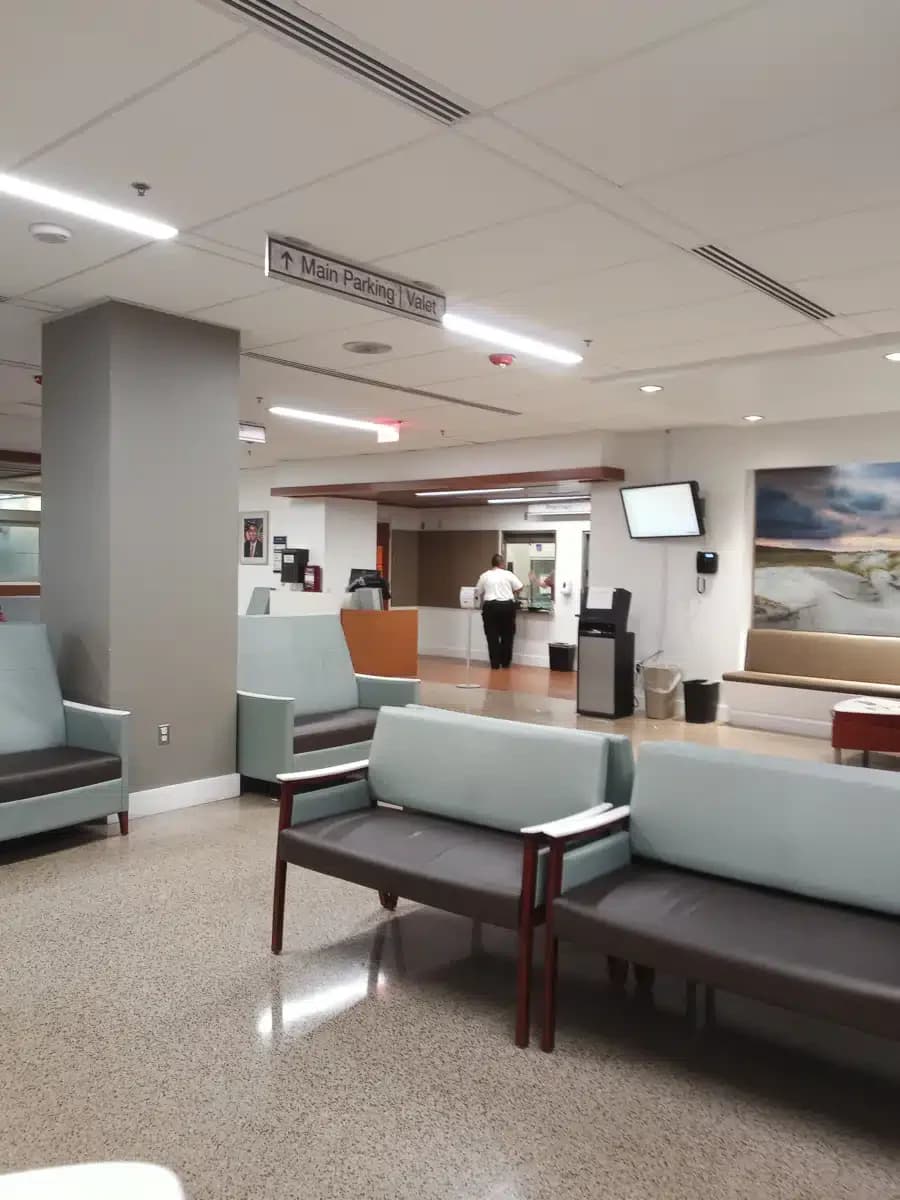 Ralph H Johnson VA Medical Center - Thumbnail 4