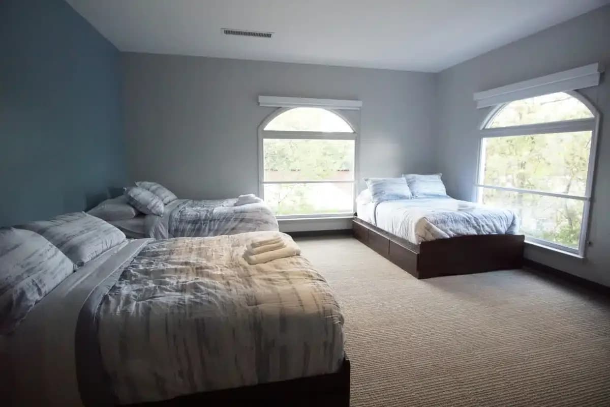 Recovery Unplugged Nashville - Thumbnail 3