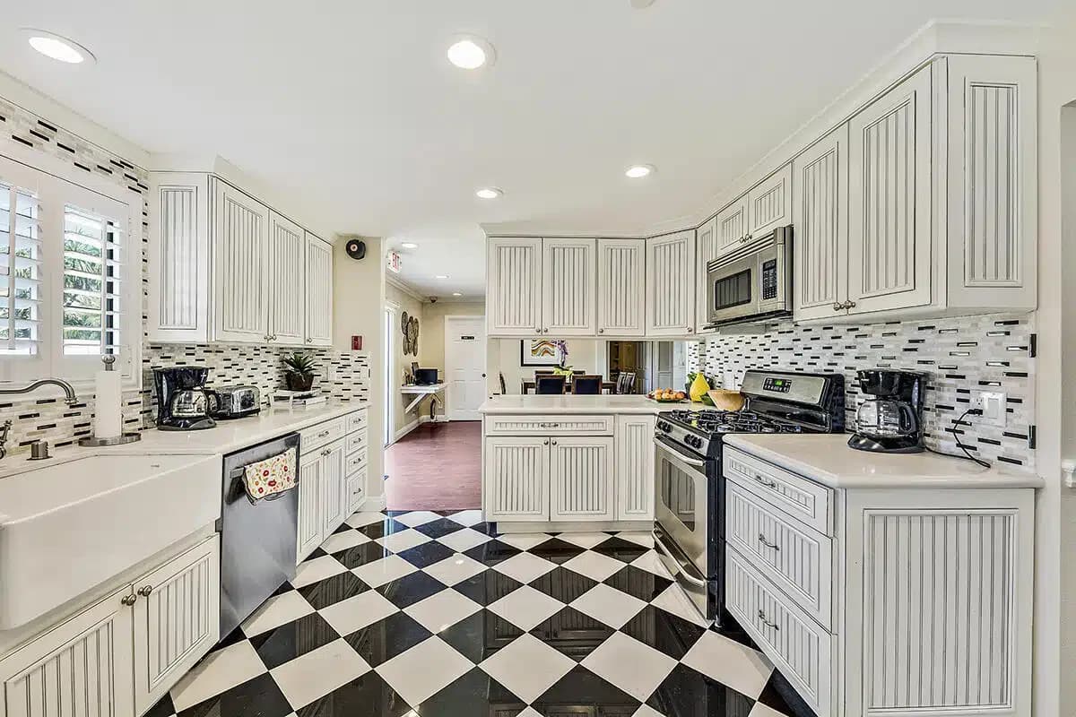 Resurgence California Alcohol and - Thumbnail 4