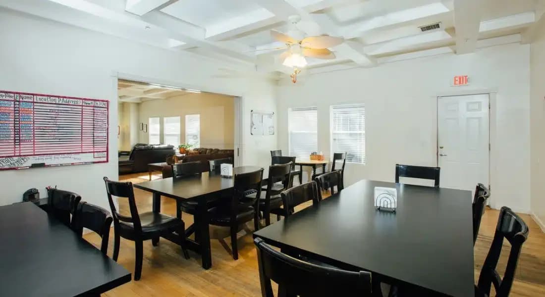 Royal Life Centers - Thumbnail 8