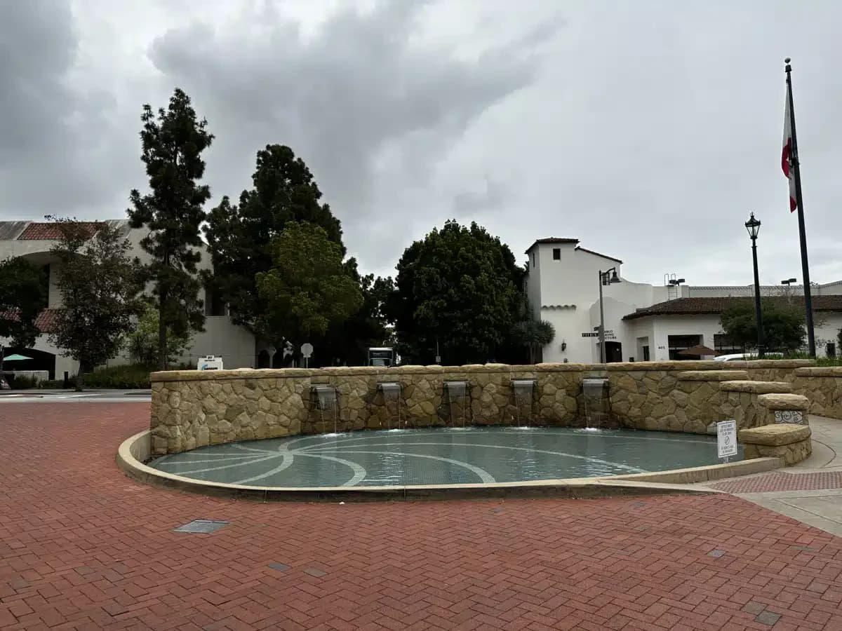 Santa Barbara Cottage Hospital - Thumbnail 3