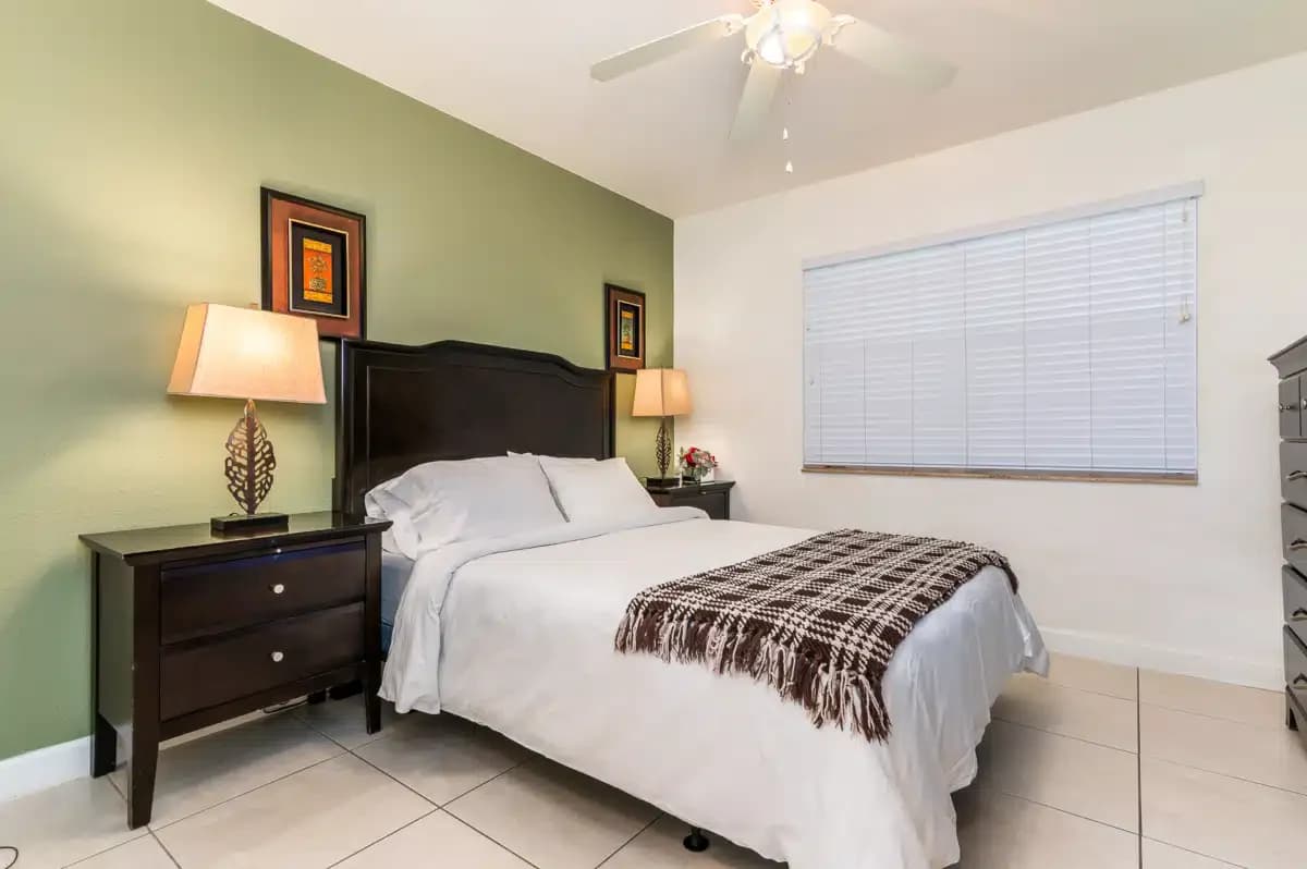 Seaside Palm Beach - Thumbnail 4