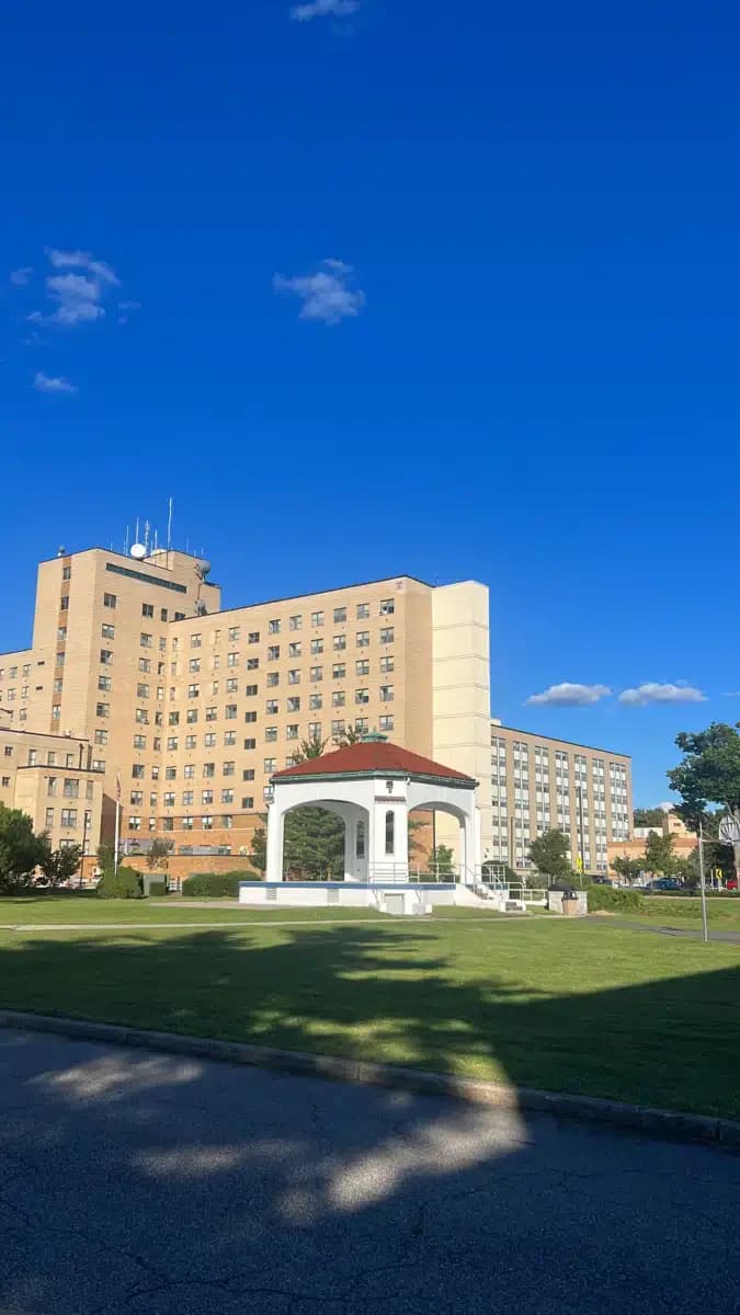 Spring House - Thumbnail 4