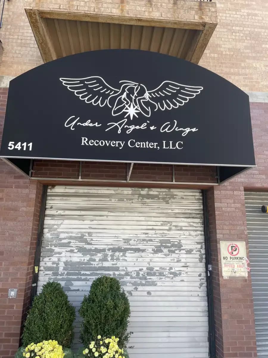 Under Angels Wings Recovery Center - Thumbnail 2