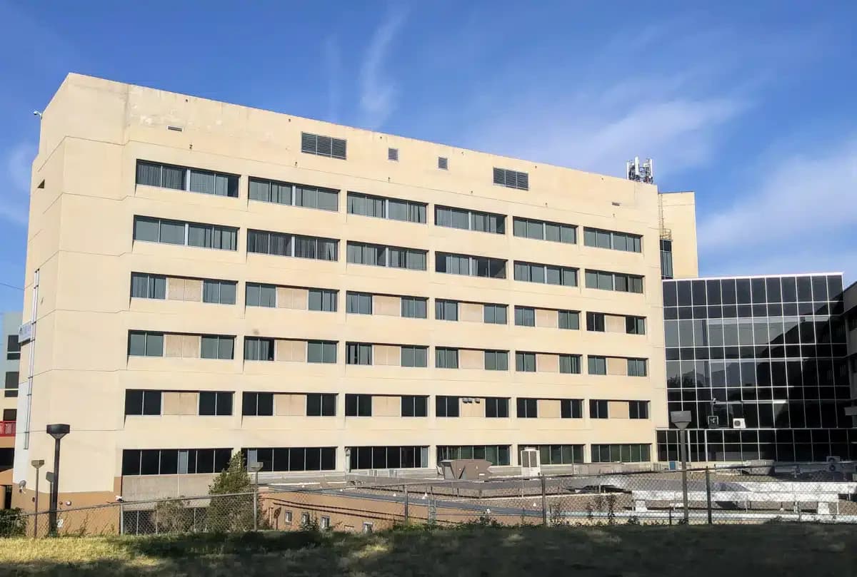 University of New Mexico Hospital - Thumbnail 2