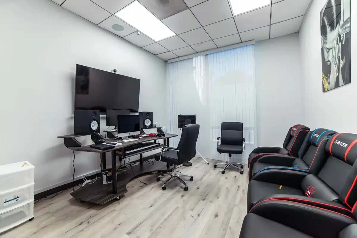 Vanity Wellness Center - Thumbnail 10