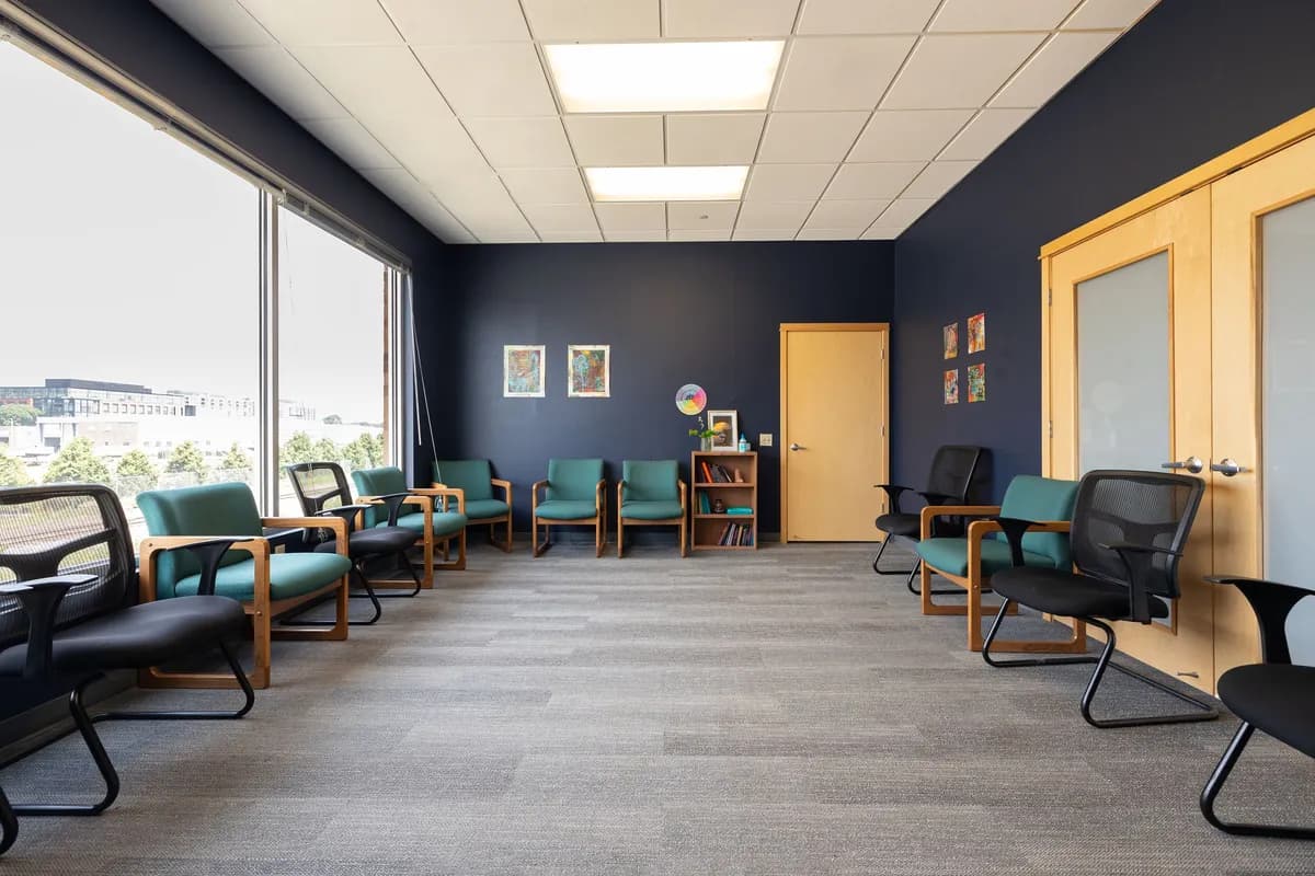 Veterans Affairs Med Center Outpatient - Thumbnail 2