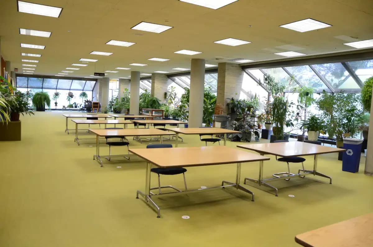 Western Illinois University - Thumbnail 3