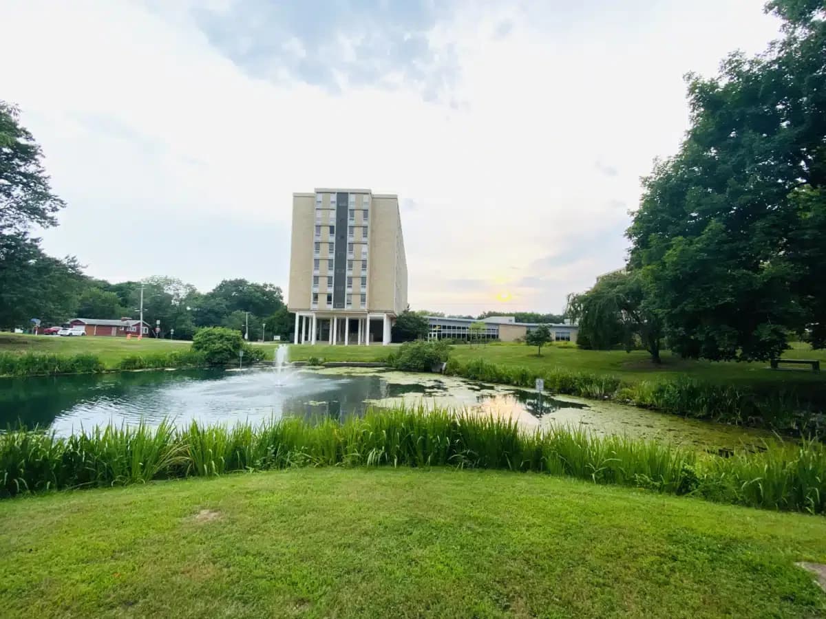 Western Illinois University - Thumbnail 7