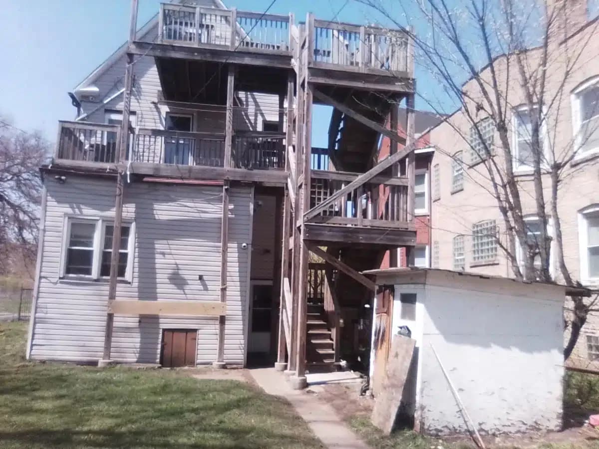 Yana House - Thumbnail 2